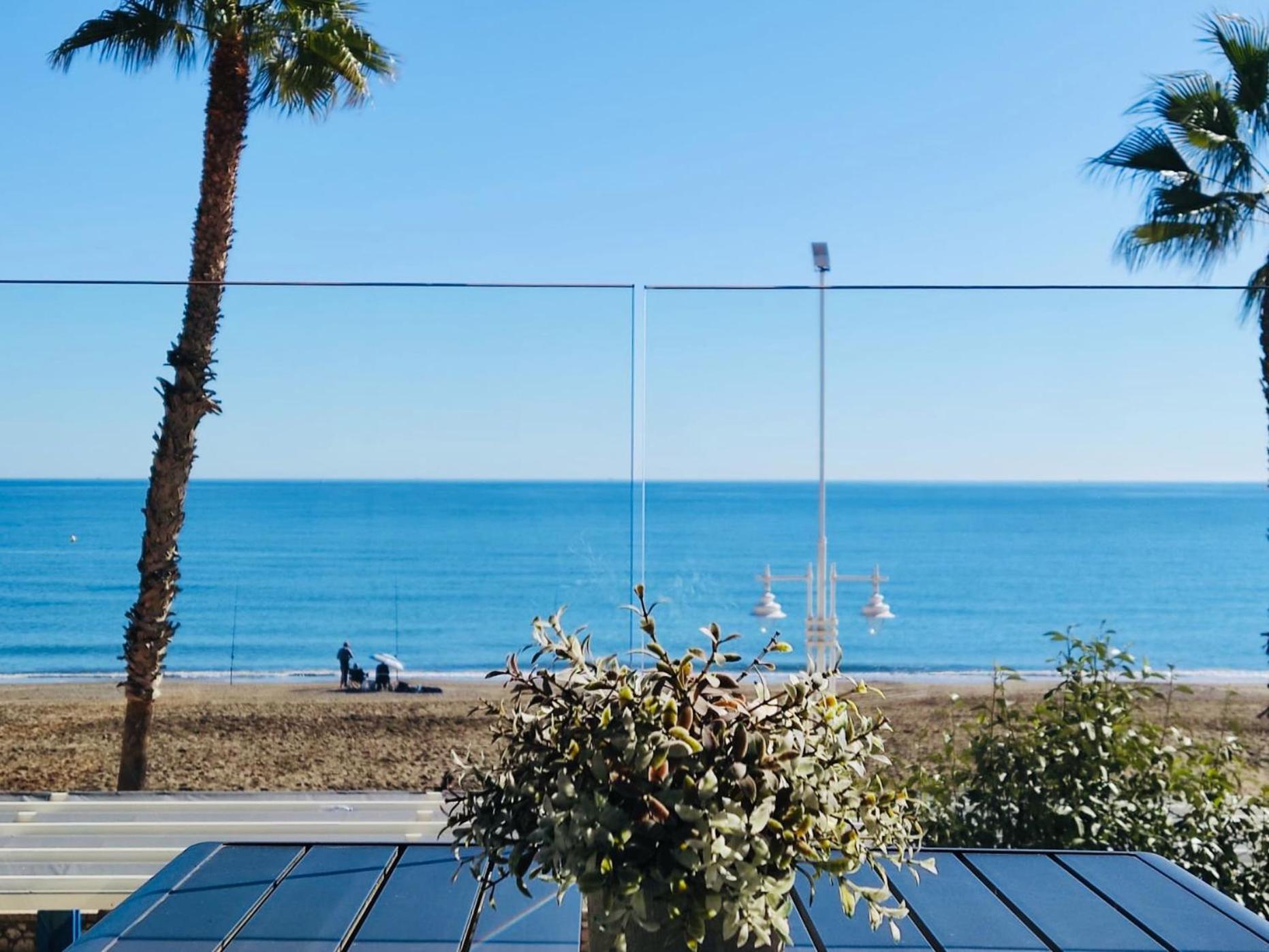 Gran Vivienda De Lujo Frente Al Mar Apartment Malaga Bagian luar foto