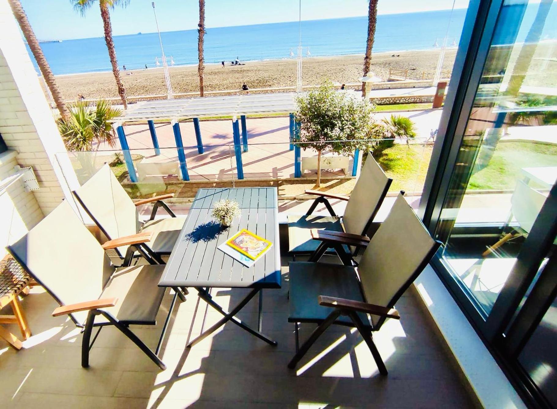 Gran Vivienda De Lujo Frente Al Mar Apartment Malaga Bagian luar foto