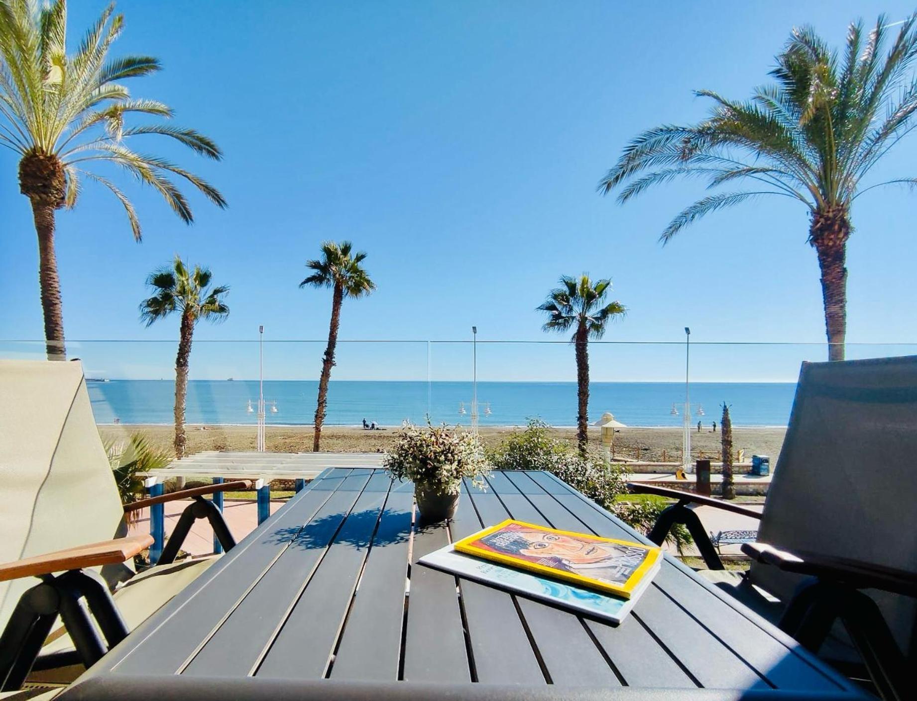 Gran Vivienda De Lujo Frente Al Mar Apartment Malaga Bagian luar foto