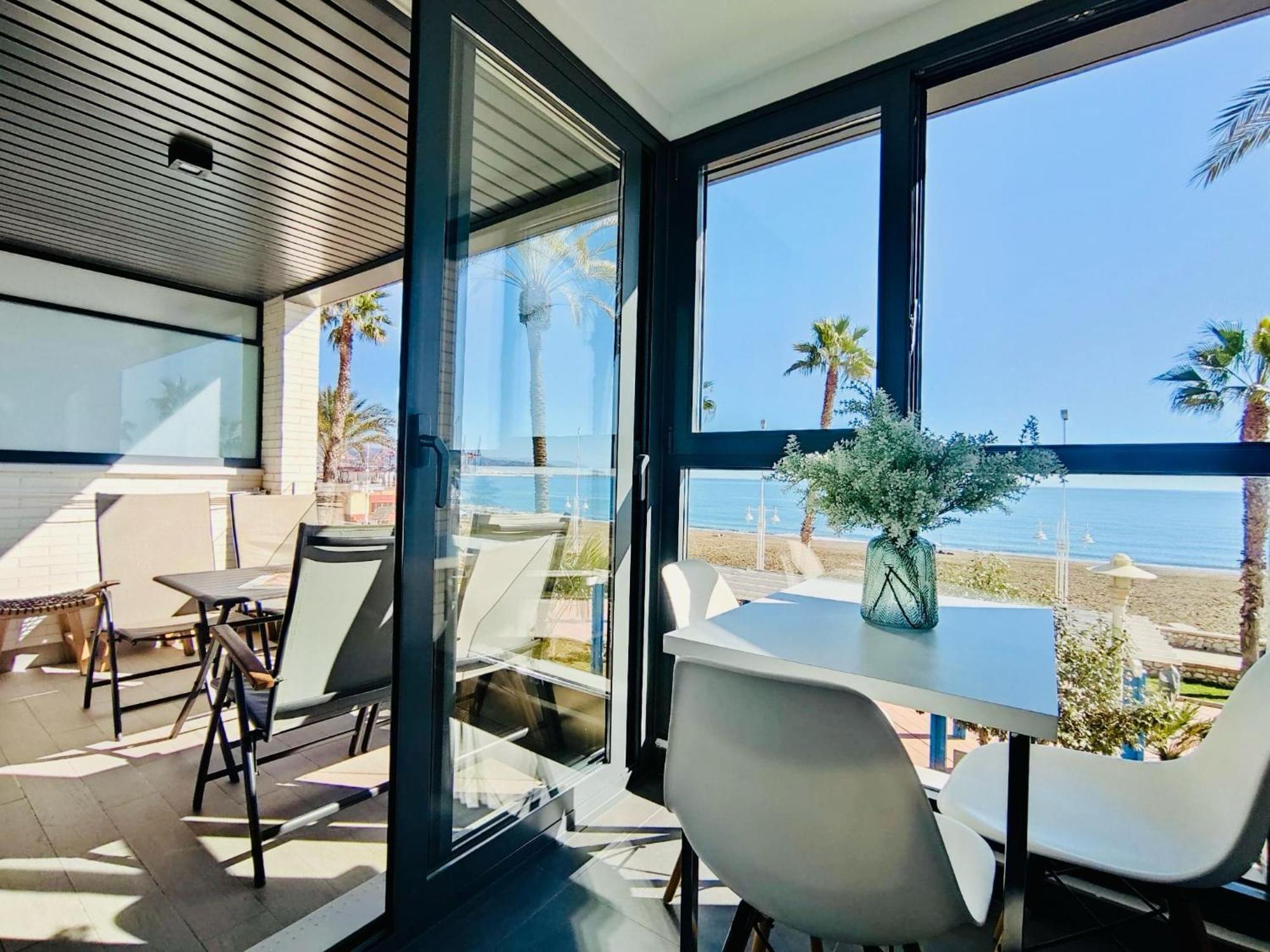 Gran Vivienda De Lujo Frente Al Mar Apartment Malaga Bagian luar foto